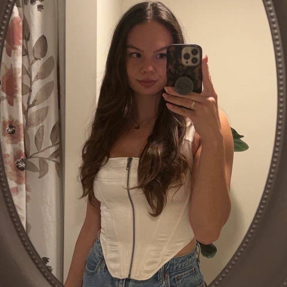 Meet your Posher, Mia - Picture 1 of 1